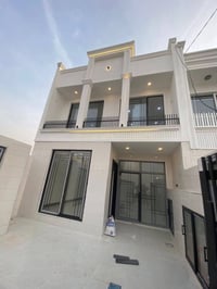 ٨ حساروك • ١٢٥م • ٤ غرف نوم