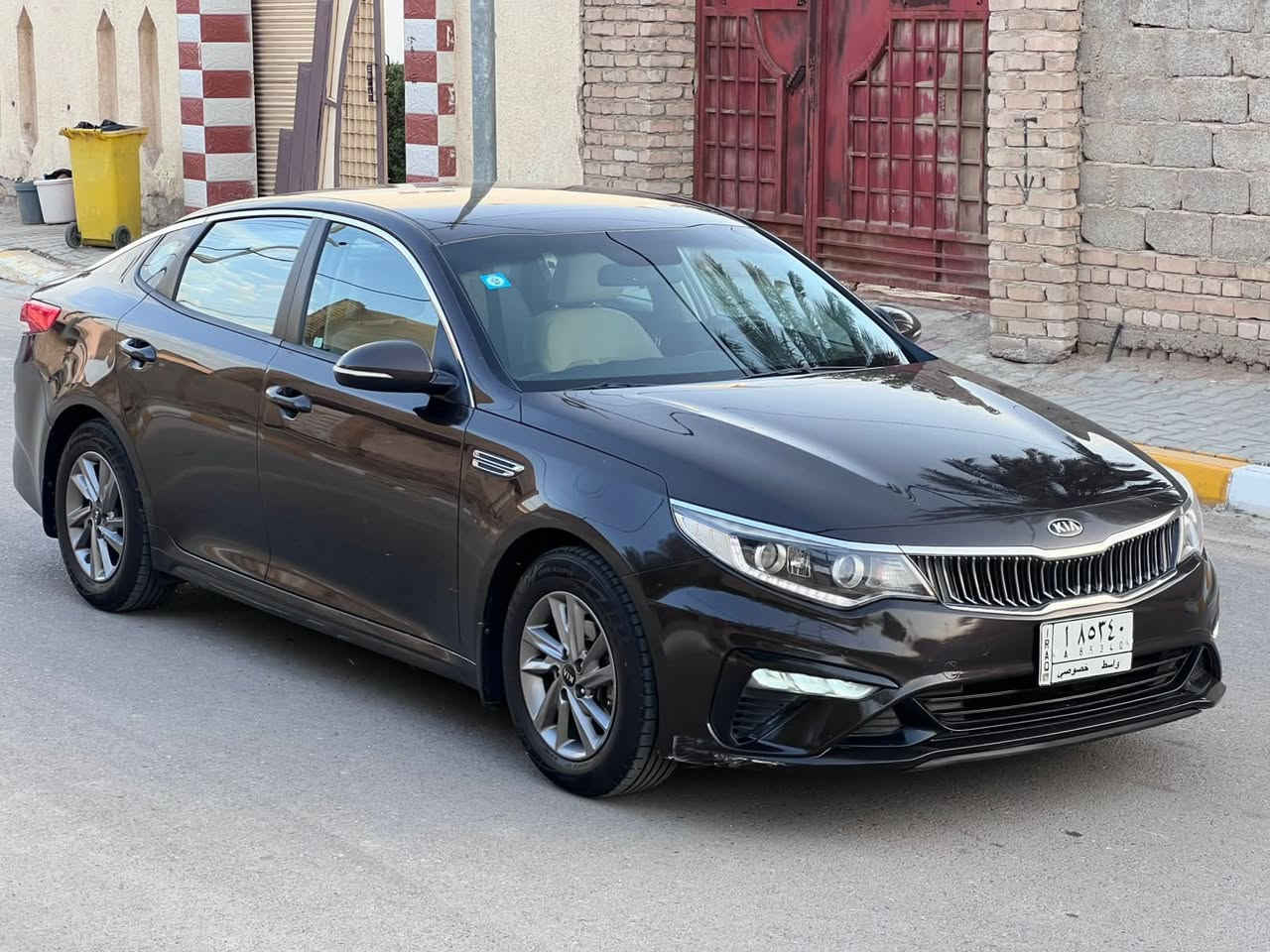 سلام عليكم سياره كيا اوبتيمه  خليجيه موديل ١٩ رقم واسط مشروع وطني ماشيه ١٢٥ محرك دوش ٢٠٠٠ السياره مكفوله كفاله عامه صبغ ضربه تبديل بارد   كير مكينه حداديه صدر تبريد تخم تاير  حساسات خلفيه اماميه سويجات ثنين دواخلها كارتون السياره السعر ١٧٥$ بيها مجال بسيط جدااا العنوان واسط للاستفسار والاتصال ***********☎️
