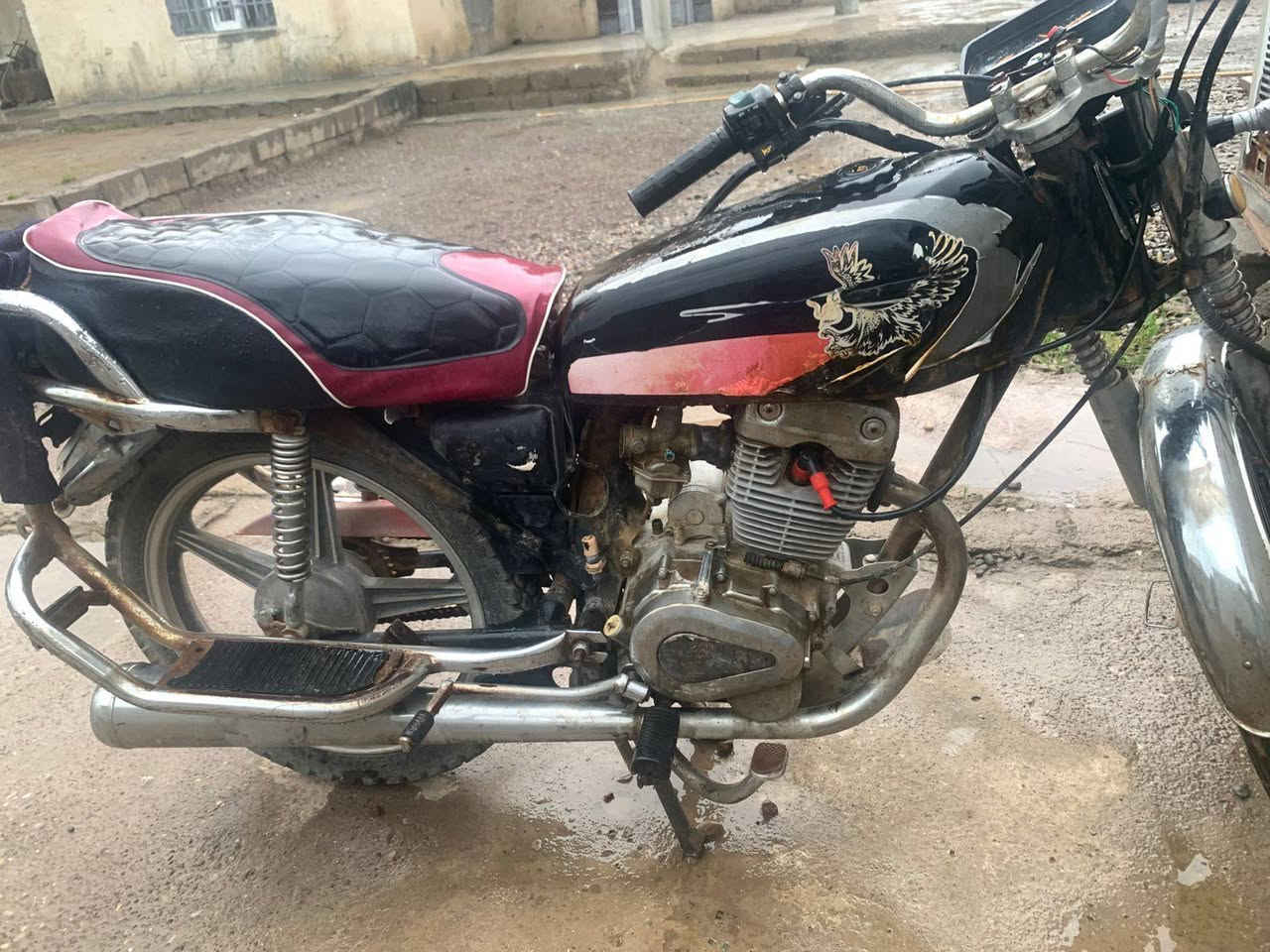 موطورجني للبيع شغال جاهز بس كهربائياتو يشتغلن بس السلف من يم الدكمه يربط السعر 190 بي مجال المكان الجدعه


**إذا كنت صاحب هذا الإعلان وتريد حذفه لأي سبب، رجاءا أرسل رسالة إلى الدعم الفني**