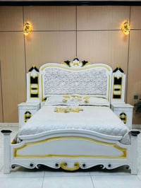 سرير • أثاث • مفروشات