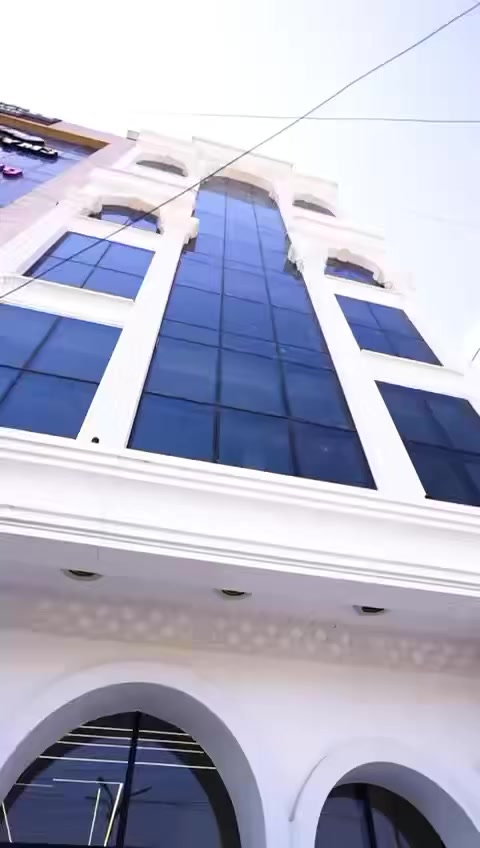 🌟 أهلاً وسهلاً بكم في عروس ميسلون 🌟
بناية حديثة من 6 طوابق مجهزة بالكامل، نضعها بين أيديكم لتكون مقر شركاتكم، مكاتبكم، مراكزكم التدريبية أو معاهدكم.

📞 للاستفسار والحجز:
 *********** 
 ***********

✨ نجاحكم يبدأ من هنا ✨
