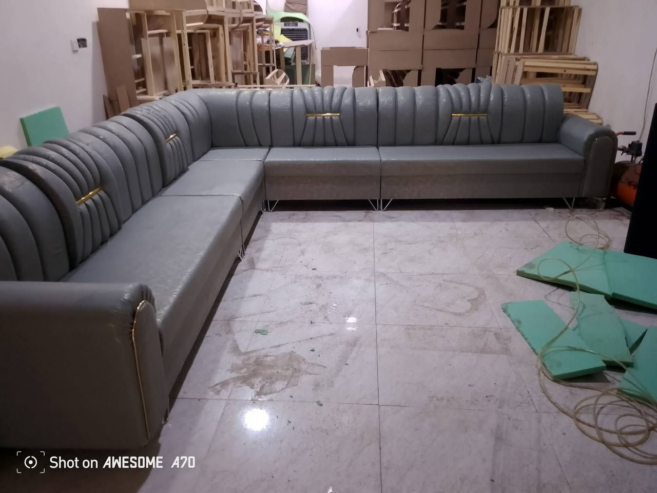 ديوان جديد٧متر١٠مقاعدسعر٢٥٠الف***********
