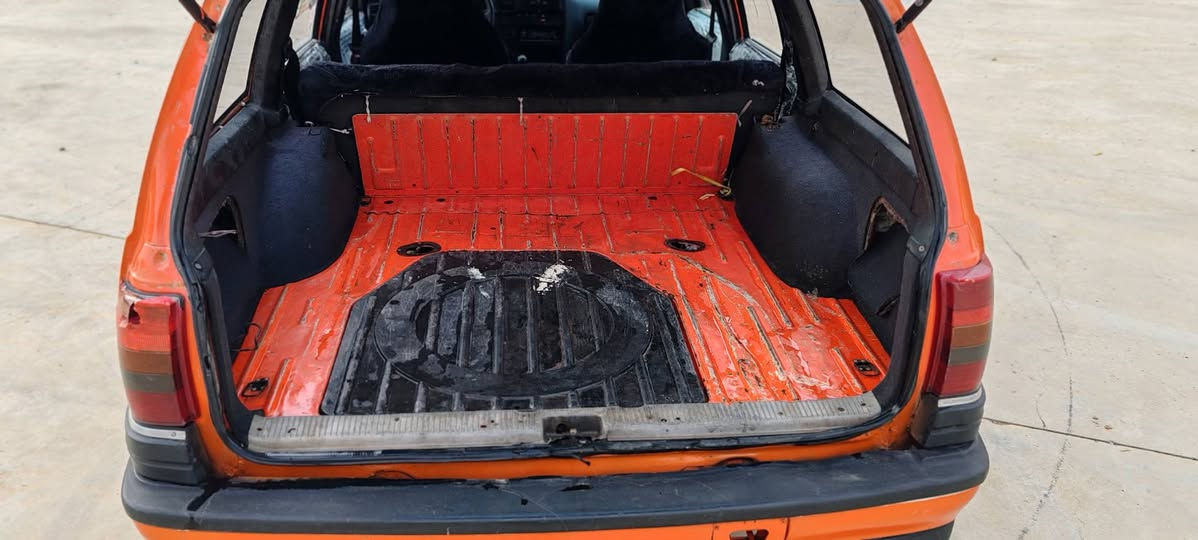 سلام عليكم
سيارا اوميكه استيشن 
موديل 1991 بي 3 قطع سبغ فقط
محرك 20
كير عادي 
رقم سنويه جديد 2030 شرط
 تحويل 
سيارا شرط تحويل ثاني يوم 
اربع تاير وا ويل جديد
صدرامامي والخلفي شرط
كهربائيات كلة شغالة تتفيه شغال 
أذا شراي خابر عنوان كركوك 
*********** 
***********
