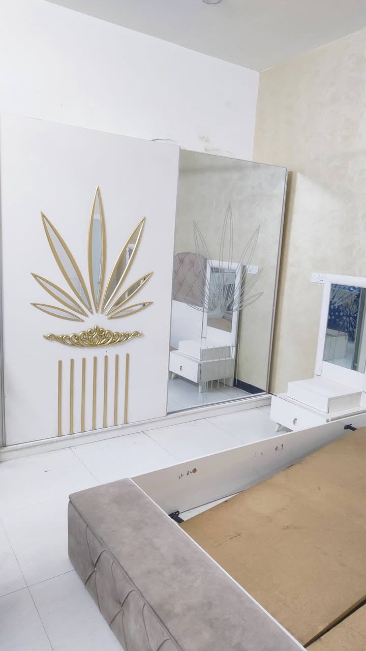 سلام عليكم غرفه 9 قطع نضيفه كلش مثل ماموضح بصوره نشراتها شغاله سعرها 475 وبيها مجال للشراي للاستفسار ***********////***********
