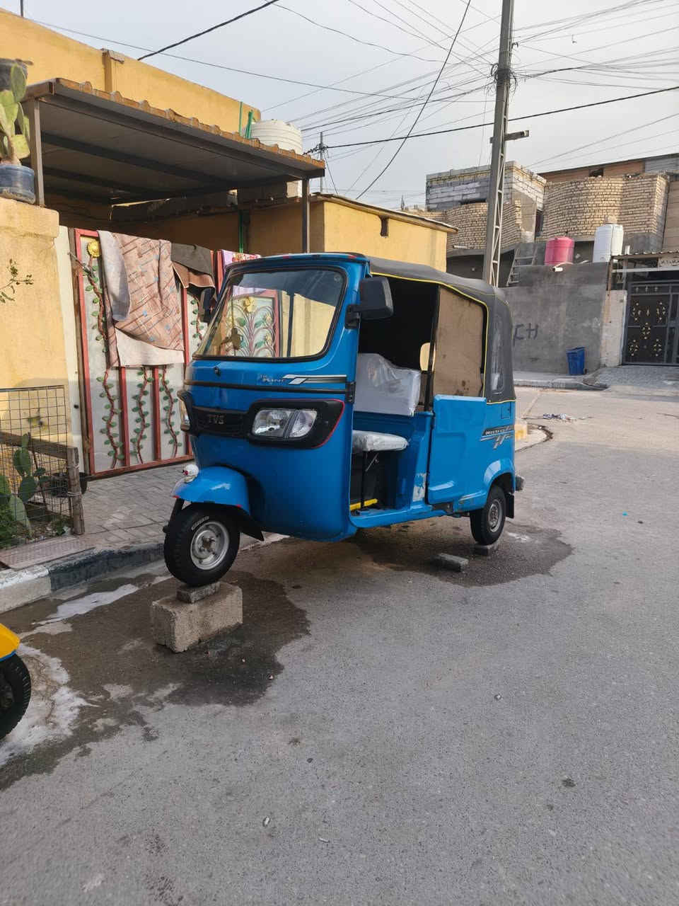 سلام عليكم تكتك لبيع تي في اس موديل ٢٢ رقم و سنويه. باسمي
***********
