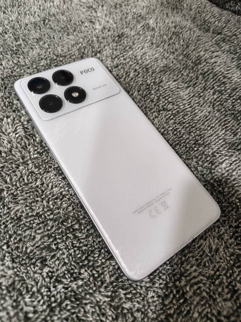 بوكو F6 برو
ذاكرة 1 تيرا 
نظافة 100%
فقط جهاز و شاحنه 
السعر 465
*********** بغداد, العراق
