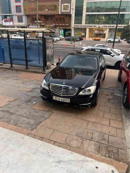 2012 Mercedes-Benz 2012 · Wagon · المسافة المقطوعة: 100000 كم

مارسدس s500 خليجي موديل 2012
فول فول مواصفات 5 بردات
سيارة جديدة جدا

السعر31$ وبيه مجال 

التفاصيل والمواصفات 
بردات كهراباء 
- 5 كشنات تدفئه 
-كشنات مساج
- ايرباك عدد 18 تكم وكشنات 
- لون بيجي مع سقف سلايت 
- سيدي جنجر 6 أقراص مع نظام تشغيل Dvd +mp3 +awx+ اوديو +مع كارت ريدر + بلوتوث
- تبريد أمامي خلفي والتكم الخلفيه
-ناظور ليلي 
- 4 بيبان شفط مع صندوق كهرباء 
- رقم اربيل الجديد باسمي
- 3 شاشات + ميز طعام
- ستيرن كهرباء
- 4 كوشنات كهرباء مع خزن حسب الوضع Vip
- جكات كهرباء حسب رغبه السائق تصعد وتنزل 
- حساسات أمامي وخلفي 
- مرآة الجوانب عاكسه للضوء 
-مع غلق المرآة الجانبية عند الأغلاق اوتو 
- نظام الهولد عند التوقف 
-لايت زنون عالي ناصي شركة أصلي
- 
- ثلاث أنظمة للقيادة S/C/M
-البيبان الخلفية لارج الحجم الكبير رئاسي
- أحزمة الأمان يأخذ وضع قياس الجسم كهربائي 
طبعاً اكو بعد مواصفات بل نسبه للجناية يعرفوهة
ماشيه 100 كم حقيقي 
السيارة مابيه اي نقص 

ملاحظه / السياره بيه صبغ  شبر يم قبق البانزين 

مكان السياره بغداد السيديه
رقم *********** بغداد

