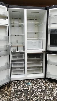 07735974066ثلاجه مجمده نفس الوقت نظيفه جدا تجميدها فول سعرها 400 بغداد...