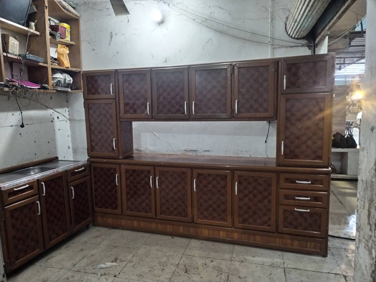 كاونتر ثلاث قطع للبيع شغل موصل ثقيل نظافه 100% الطول 3 امتار السعر 450 بها مجال(***********)(***********)
