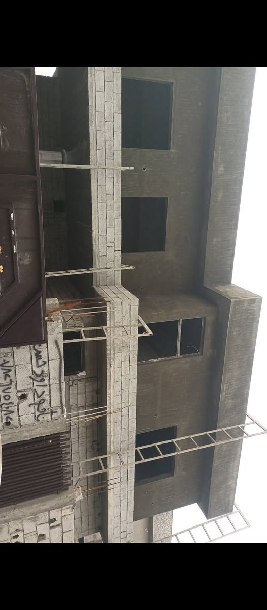 لبخ درجه اولى قاطين 3ونص
قاط واحد 2ونص 
داخل كركوك ***********
