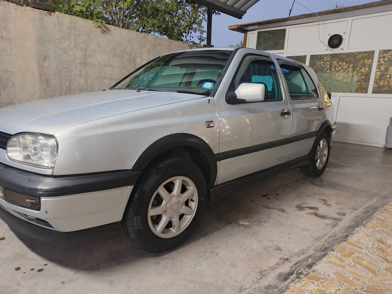 كولف
كولف رقم  بغداد الموديل 1992
تبريد ثلج
 گير أوتماتيك 
   حداديه ممتازه  
 بسمي  مداور ثاني يوم السعر 43  والشراي بي خير ويدلل

للتواصل ***********
