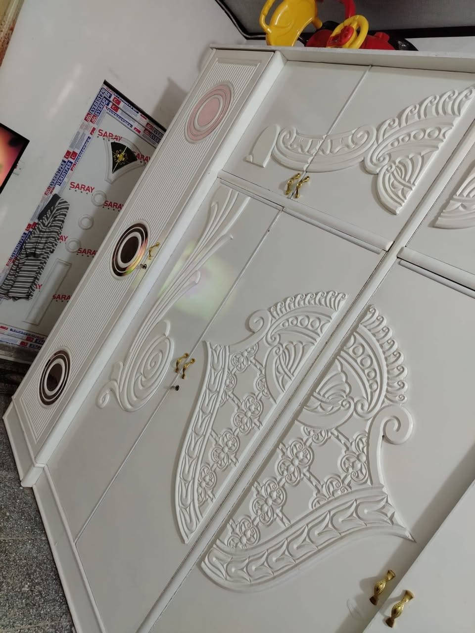 للبيع
7 قطع 
بيها ضرر بسيط 
شوف النضافه بصور


**إذا كنت صاحب هذا الإعلان وتريد حذفه لأي سبب، رجاءا أرسل رسالة إلى الدعم الفني**