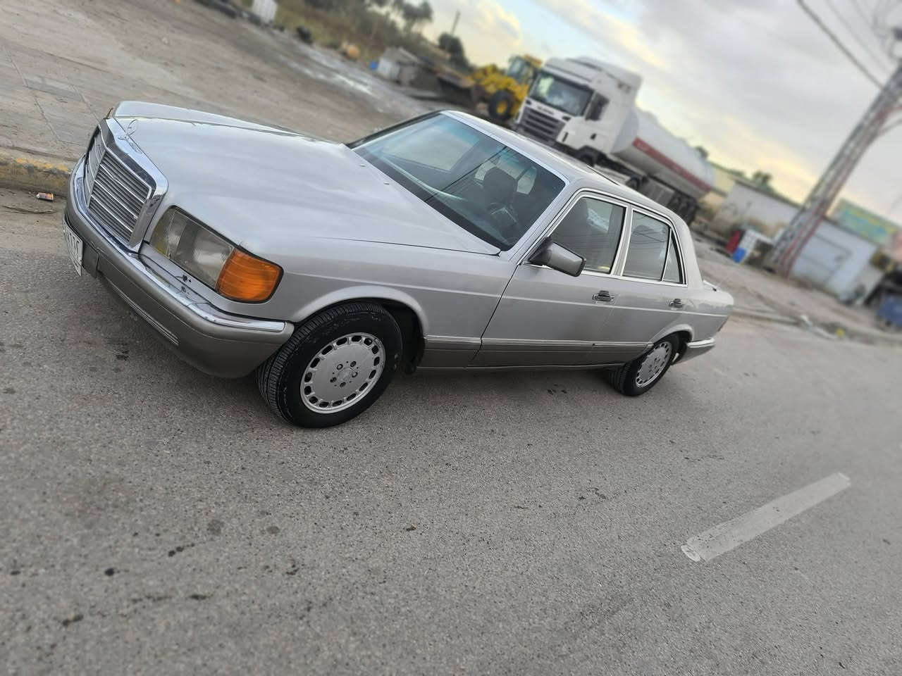 جامبو 300باب قصير رقم بغداد محور 3000 ديلكو شرط التحويل تخم تاير مكفوله من الضربه
مكينه وكير جدد
كهربائيات كامله 
السعر 50 وبيها مجال
كربلاء طويريج
***********
***********
