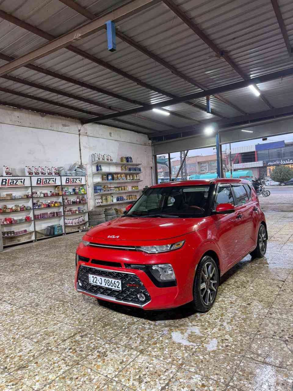 السلام عليكم ورحمة الله وبركاته اخواني الاعزاء   
كيا صول 2022 GT LINE 
فتحه شاشه حجم كبير تحكم ستيرن رادارات امامي جانبي  
ماشيه 66 الف 
حادثها من امريكا مثل ما موضح بلصور
 فقط جاملغ وصفحه گلير
 وبلعراق بيها حادث جاملغ وبنيد مبدل كله اصلي مال كصه gt سياره حداديه جديده كلها كير مكينه مكفول 
سياره رقم اربيل وكاله بأسمي تريد تحويل تريد وكاله اني خادم 
مكاني بابل للاستفسار ***********
السعر 130وبيه مجال
