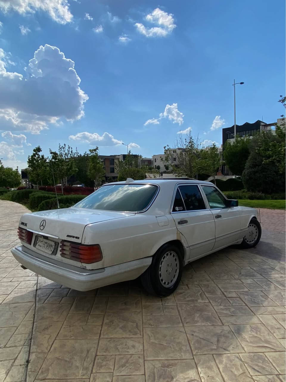 سلام علیکم 
مارسیدس ڕیاسی 
1991 
300se
ئاڕم پلاستیک سلێمانی بەشەرتی ئاڕم و ئەوەلیات 
موس و بڕاوە بە شەرت 
مەکینە و گێرێ ئەڕنەبی 3000vvt بەشەرتی گێڕ و مەکینە 
کامل کارەبای مەزبوتە هیچ شتێک نیە لەو سەیارە ئیش نەکات 
٤ جام کارەبا 
کوشن کارەبا 
ناو گێچی هەمووی مەزبوتە 
تەبرید بەس پانکەی نەقسە و بەشەرت 
گەرمی مەزبوتە 
تازە مەکینەی ئەوروپیم سەرخستوە بە شەرت 
تایەی لۆک دوو مانگە سەرم خستوە 
پاتری لۆکی ٨٠ ئەمپێڕی 
سەیارەکە هی ژێر خۆمبوە مەسروفی باشی تیا کراوە 
مشتەری تەلەفۆن بکە لەخزمەتام جوابی نامە نایەمەوە 
0771 337 2223 vaiber w wats app  
0774 814 9145 السليمانية, العراق
