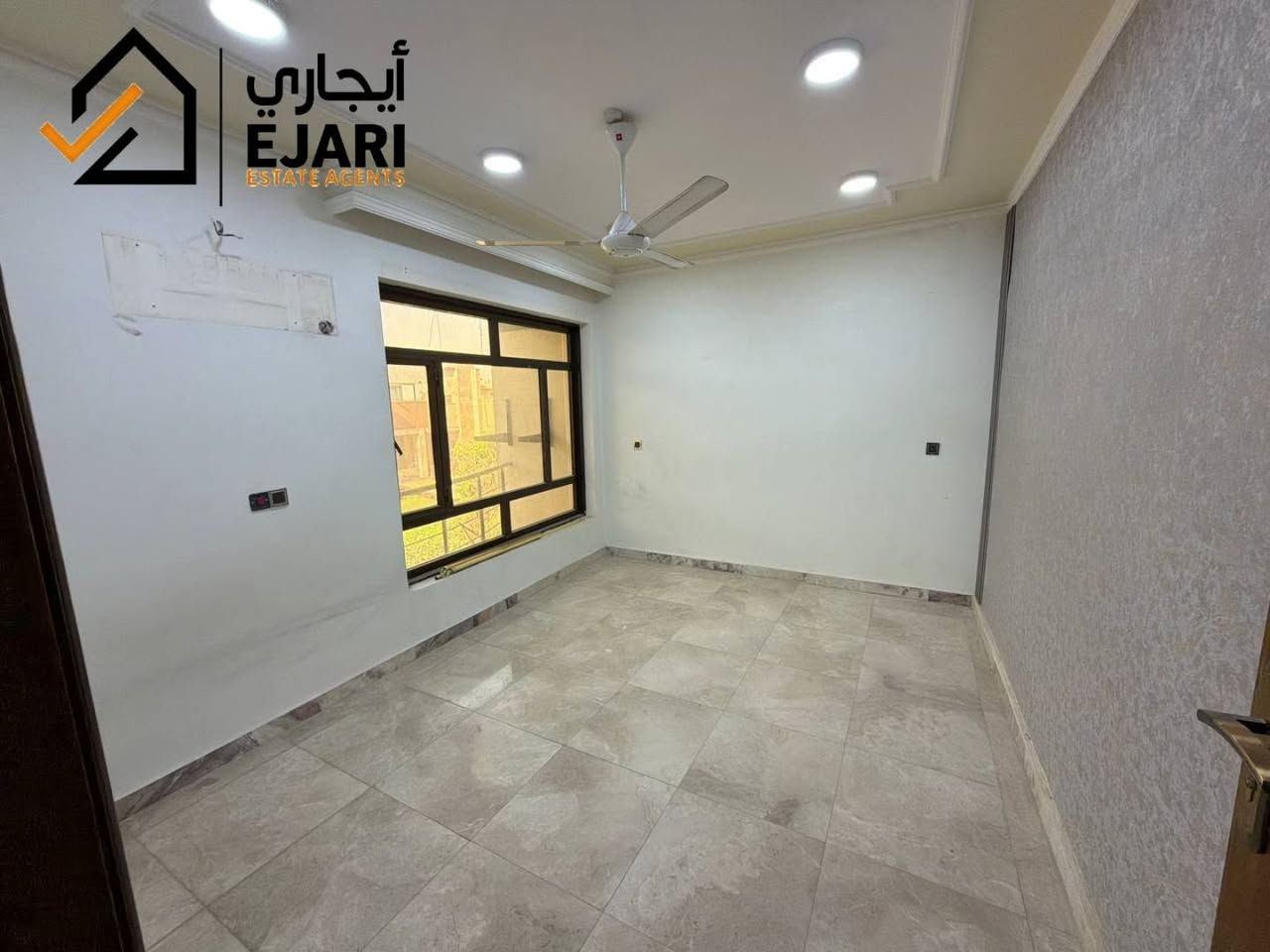 اعلان ايجار 
Ejari  إيجاري 
يوجد وحده سكنيه في منطقه حي الجامعه بناء حديث مساحه ٣٠٠ متر ركن  طابق ثاني يوجد مصعد مخصص للشقه شغال ٢٤ ساعه يصلح مكتب علمي او شركه او سكن 
تحتوي ٣ غرف +صاله +مطبخ +حمام عدد٢ +بالكون اكبير +يوجد مكان وقف السيارات كبير 
للاستفسار  ***********
اذا مهتم بالسعر اكتب رقم 26سوف يتم الرد خلال ثواني 
نقدم خدمه  اداره العقارات في جميع مناطق بغداد في حاله انك مشغول او امسافر وماعندك وكت اتابع البنايه او اي عقار يمنه الحل ايجاري بديل  
يلبي طلبك وانت مكانك بطرق حديثه 
او زيارتنا الى موقع الشركه في حي الجامعه الفرع مقابيل كليه الاداره والاقتصاد فرع مدرسه المباهج👇
 https://maps.app.goo.gl/uwkk4QPYd5EgivjP8?g_st=iw

 للمزيد من العروض يمكنكم الانضمام قناه التلكرام👇
https://t.me/omarEjari

وتساب 👇 فقط رسائل 
https://iwtsp.com/9647754445448

 التيك توك 👇
https://www.tiktok.com/@ejari86?_t=8V089pzmx7t&_r=1

 قناة  YouTube 👇

https://youtube.com/channel/UCPxpJjtiuOb1RoTmh_X9cZQ

#iraq #baghdad #kurdistan #iraqi #properties #property #investment #openhouse
#propertyinvestment #luxurylifestyle #apartment #sold #rent #apartments
#عقارات_المنصور #للايجار #ايجار #مجمعات #شقق #إيجاري #الجامعه  #المجمعات #شقق #سكني #اليرموك  #السلام #اليرموك #الجادريه #تجاري #الداوودي
