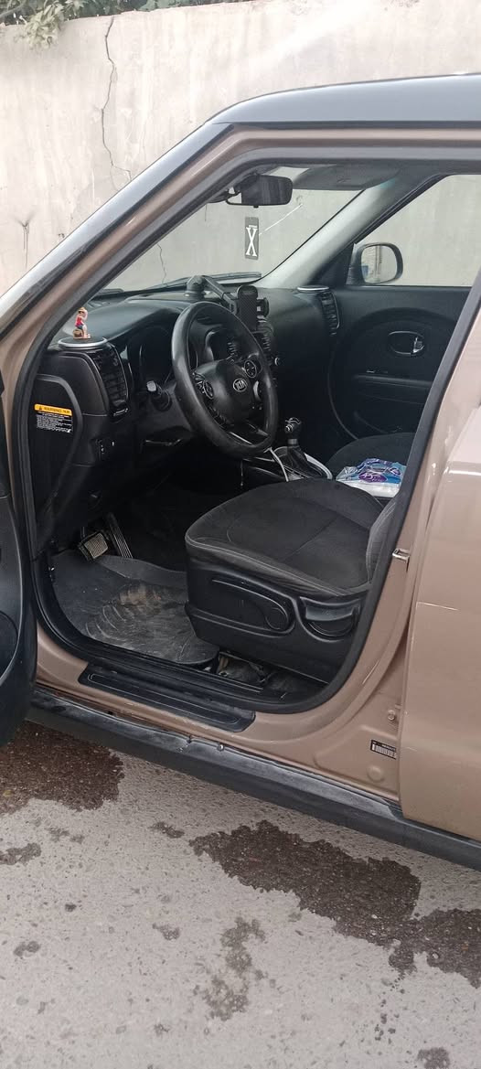 موديل 14 رقم بغداد نكليزي باسمي محرك 1600 جي دي اي جاهز من كلشي لا دوانز ولا مصرف تبريد ويه السويج كهربائيات كلها جاهزه مكانها بغداد جسر ديالى مراوس بتكسي حسب القناعه سعر 98 بيها مجال بسيط باقي التفاصيل موجود واتساب ***********
