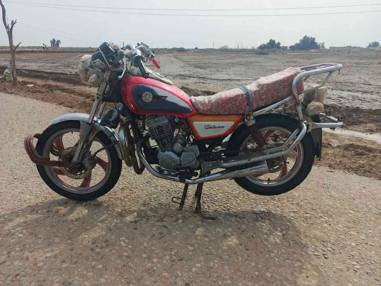 دراجه 2016 شغاله محرك نضيف كلش كهربائيات كلها شغالهب500 وبيها مجال ***********
