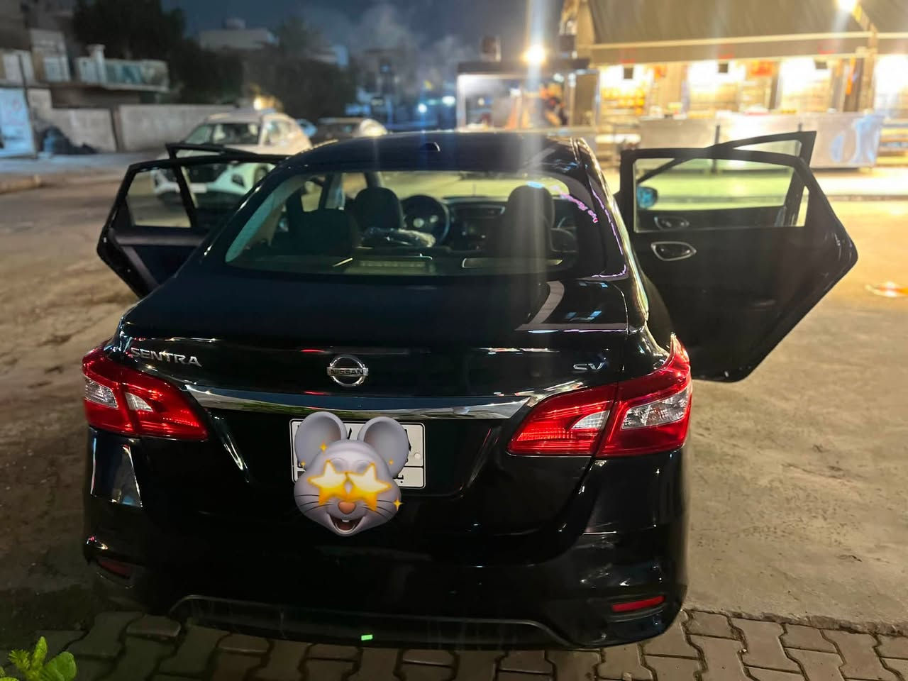 السلام عليكم
🚗 للبيع: نيسان سنترا 2019 - أسود ملكي (رقم بغداد) 🚗

السيارة حلوة، جاهزة من كل النواحي، وما تحتاج أي مصرف!

📌 تفاصيل السيارة وحالة البدي:

 الموديل: نيسان سنترا 2019.

 اللون: أسود، ومغلفة بـ طبقة نانو للمعان وحماية ممتازة.

 حالة البدي: بيها 3 قطع صبغ (البنيد، الچاملغ، وربع باب السايق).

 اللوحات: رقم بغداد.

⚙️ الميكانيك والجاهزية:

 المحرك والگير: مسويلها إدامة كاملة قبل 15 يوم فقط، يعني جاهزة للاستخدام فوراً.

 التايرات: طقم تايرات جُدد.

 الويل: ويل كپ.

✨ المواصفات الداخلية والإضافات:

 شاشة ذكية تدعم آبل كارپلاي (Apple CarPlay).

 تحكم ستيرن.

 السيارة مسويلها "حمام داخلي" (تنظيف وتفصيل كامل) قبل أقل من شهر، الغرفة نظيفة جداً.

💰 السعر المطلوب: 95 ورقة

📍 المكان: بغداد

📞 للاتصال والاستفسار: ***********
