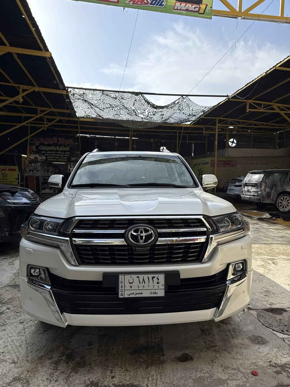 لاندكروز 2021 ساز باب اول وجناي لاندكروز يعرف الساز فول مواصفات 1/1
لون ابيض 

ماشيه 83 الف حقيقي 
 تايرات تخم بيه قبل شهر مشدود جدد السياره على ايد وحده من الشركه استعمال قليل جداً 

رقم بغداد السياره بأسمي وتحويل ثاني يوم 

محرك 6 سلندر 4000 
شاشات 3 
كشنتات كهرباء 
كامرات دوراه 360
ارضيه مغلفه جلد من الشركه
الداخل جلد ومغلف فوكا جلد اصلي شركه

السياره بوضع الزيرو 

مكان السياره الحله

مكفوله كفاله عامه من كلشي بستثناء طخه بسيطه بخشم الجاملغ الامامي جهة السايق مرجعها بارد ممبينه خلاص بس لازم اذكرها

السعر 600 يعني ست دفاتر وبيها مجال 

للاستفسار *********** ايضاً واتساب
