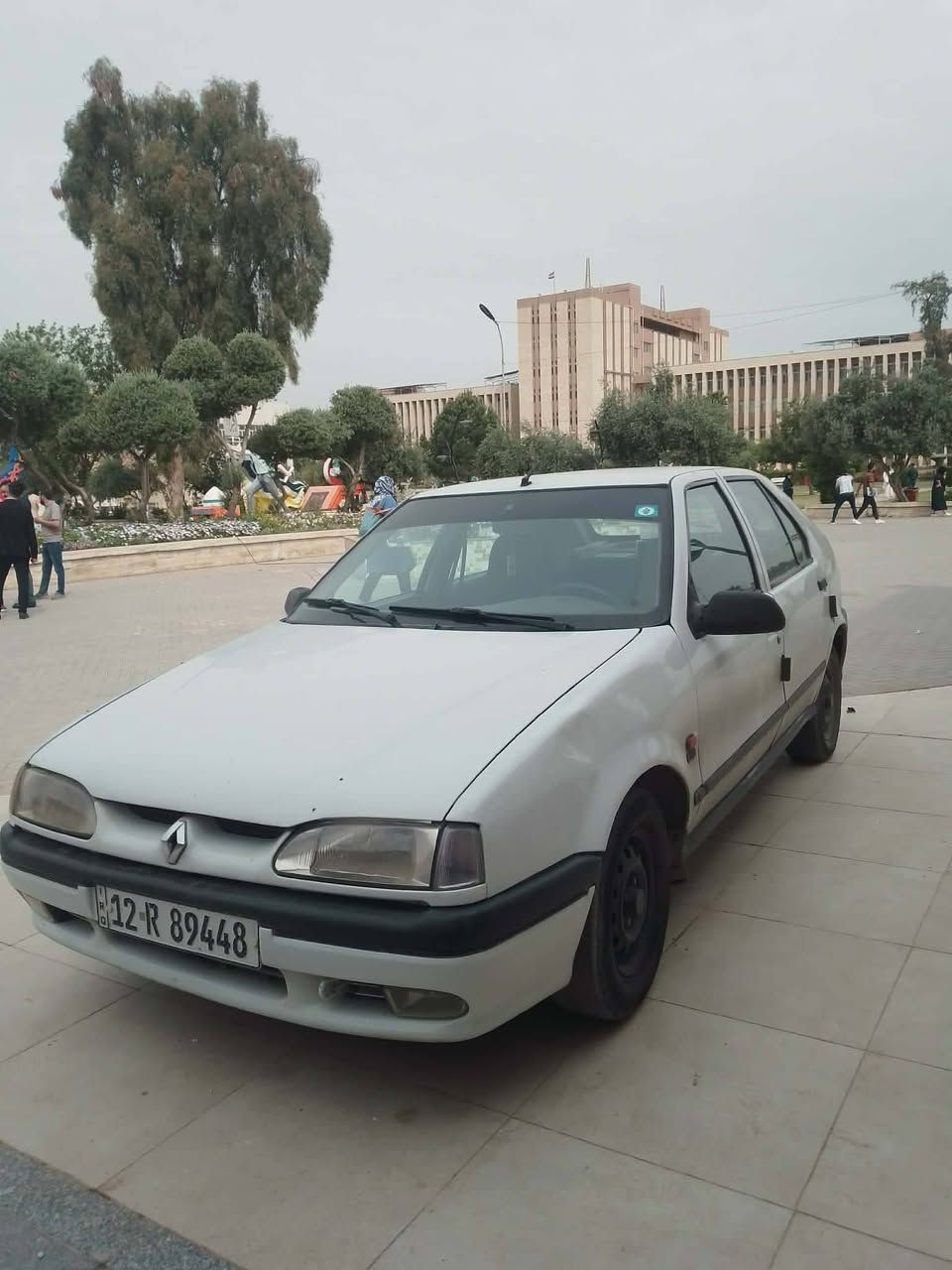 رينو موديل 1994قفل مركزي كير ومحرك نضيف طخم تاير نضيف باتري نضيف مسجل شاشه
كوبون بيها قفل مركزي بسمي السعر 34وبيها مجال ***********
