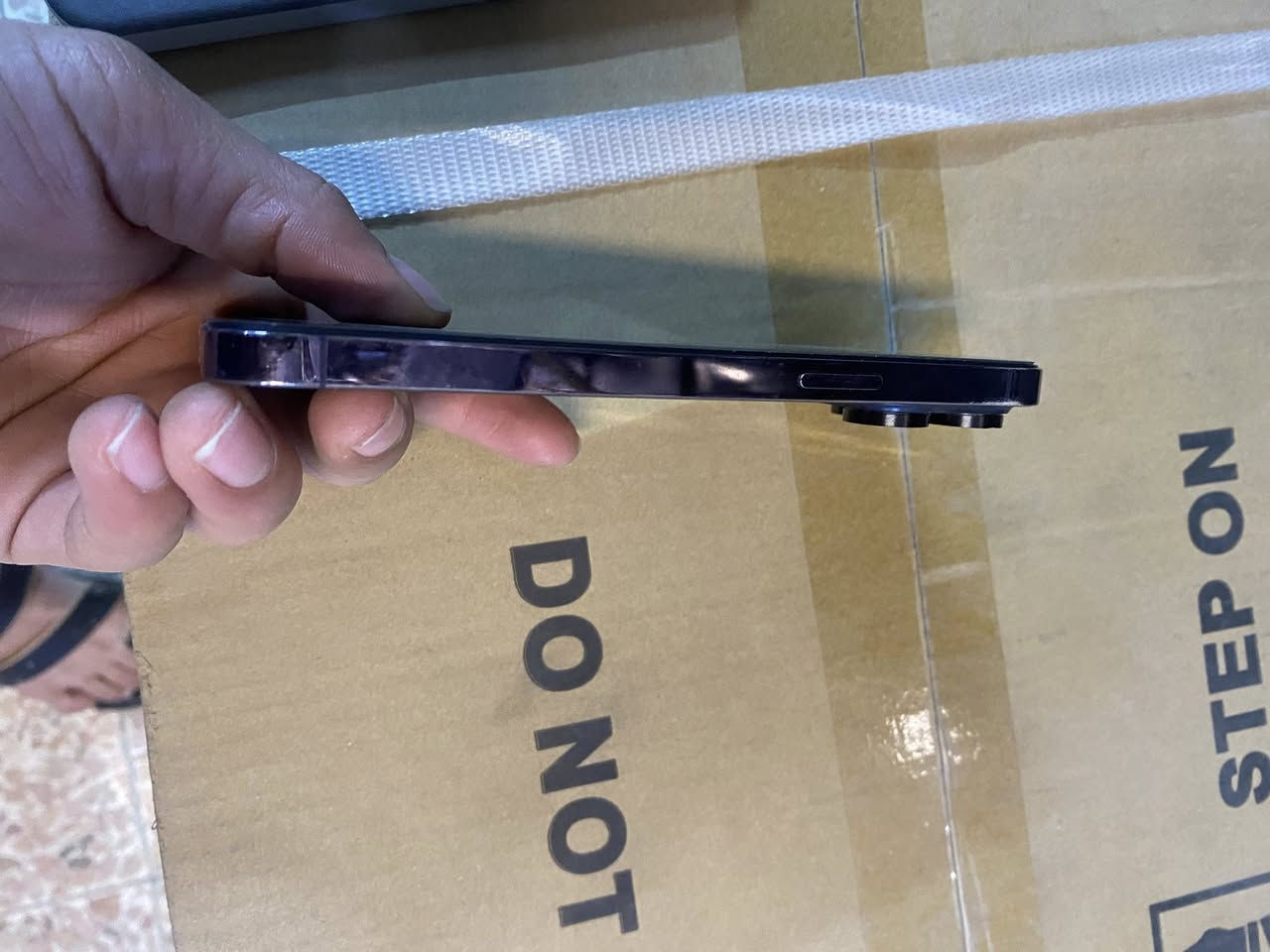 السلام عليكم✨
ايفون 14برو ماكس 
مبدل فقط شاشا GX وانطي بيها ضمان
تك سيم
ذاكرا 256🔥
بطاريه81🔋قطاره
سعر 500قفلللل
شراي تواصل واتساب فقط 🔥
***********
