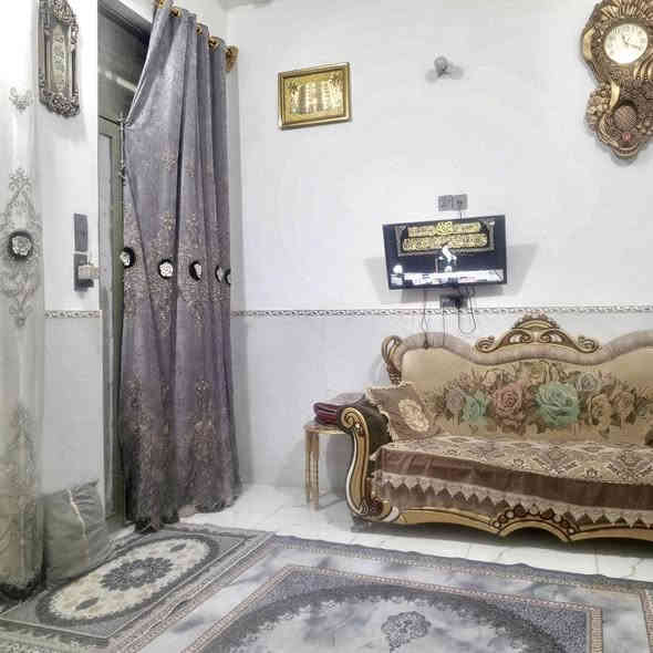 #للبيع

بيت عگاده بحي النفط الزراعي نقل اسهم مساحته 120م طابقين، الطابق الارضي غرفة وصالة ومطبخ وبراني وصحيات داخلية وخارجية 
والطابق الاول غرفتين وصالة وحمام، قريب على الشارع الرئيسي. 

#السعر 67 مع المجال. 

#للاستفسار اكثر او لغرض عرض عقاركم يرجى مراسلة الصفحة او الاتصال على *********** او زيارة مكتبنا الواقع في : السماوة
- حي العسكري - مقابل صيدلية التفاح الاخضر ومجاور صيدلية الاريج .
