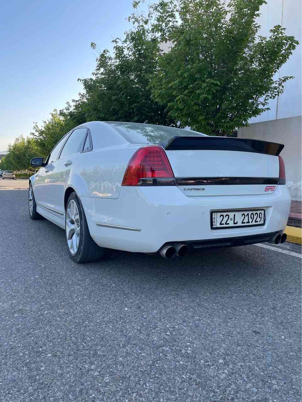 للبيع كابرس SS  
من المميزات بالعراق   
السيارة اصل رويال 2011 خليجي كفاله
محرك 6200 ——- 6 نمر  
بيها كلث قطع صبغ بدون حادث    
 فول تجي اعلى شي بالكابرسات
 من تحكم خلفي منفصل
 لحد اللايت داينمك يصعد وينزل حسب الطريق 
والميموري بكشن السائق ٣ وضعيات 
شاشات خلفيه
شاشه جبيره كامره
حساسات خلفيه واماميه
السياره كامل شكلها ss دعاميات
دواخل نظيفه حيل
وكشرها وعضمتها كلش حلوه
سياره بيها اكزوز 3 انج وهدرز لونك تيوب 
صدر امامي خلفي كله جديد
تايرات اماميه جدد 
سياره بدون نقص 
تدفئه تبريد كهربائيات خير من الله والسياره احلى 
 من الصور بهواي
رقم السياره اربيل جديد تحويل مباشر

سعر 135

*********** السليمانية, العراق
