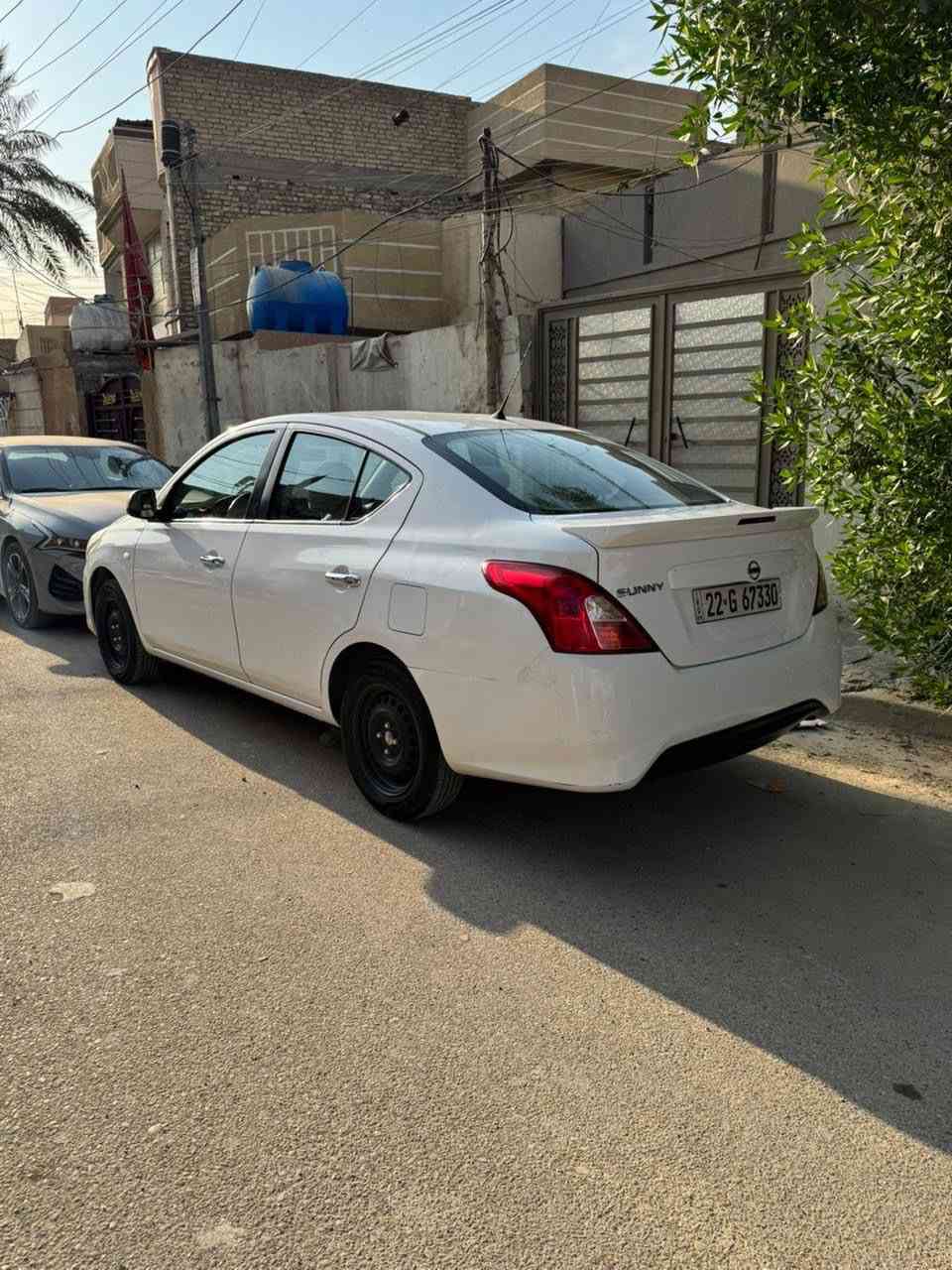 سني موديل 2021 ام البليته الزرقاء بدون حادث بدون صبغ فقط بارد 3 مكانات كير ومكينة وتبريد وحدادي خير من الله السعر 110$ وبيها مجال مكان السيارة الحبيبية هاتف ***********
