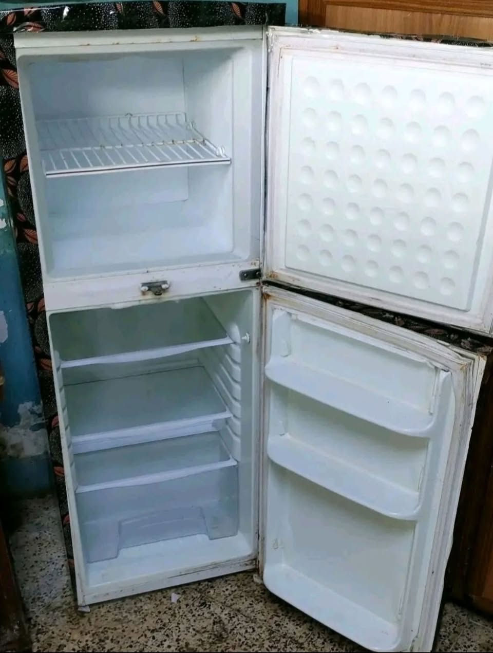 غراض منزليه للبيع مكان ايسر الموصل 
طباخ ابو الفرن فرن شغال كامل سعرو 85
حوض سمك كبير مع ملحقاتو كامله سعر35
ثلاجه حجم وسط شرط التجميد سعر 75


**إذا كنت صاحب هذا الإعلان وتريد حذفه لأي سبب، رجاءا أرسل رسالة إلى الدعم الفني**