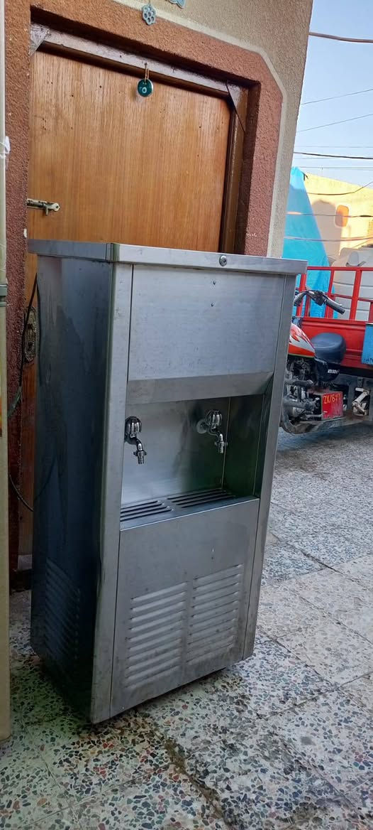 براد ستيل حساوي للبيع السعر 225 ابي مجال العنوان بصره حيانيه دور الشرطه رقم الهاتف***********
