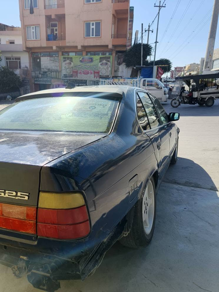 BMW 525 عادی
گێڕو مەکینەی بەشەرتی 100 فیتەر
کارەبای مەزبوتە
ناوگێچ و کارەبای مەزبوتە گێچێ بەنزینیشی ئیشەکا
دەعم و لێدراوی نیە پێشو دوای کەپس 
موس و بڕاوە بەشەرت 
پاکانەی لەگەڵە
20مجال
سلێمانی
*********** السليمانية, العراق
