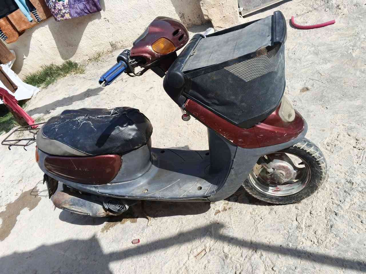 سلام عليكم دراجه منغولي ام سله دراجه شغاله بس يرادلها شغل شويه. لايت مابيها تجي تفحصها وشوف. شاصي طاك ملحوم.   يعني شي عله شي هيه شغاله.    سعر 175بيها مجال حك الجيه.   مكاني كربلاء. امن داخلي.   ***********
