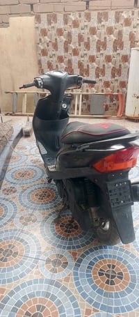 دراجه للبيع مفتوحه فقط زنجيل كلشي شغال من طول لطول نقصها بس هندر  سعر ...