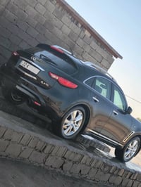 انفنتي QX70 • محرك ٣٧٠٠ • ١٧٨٠٠٠ كم