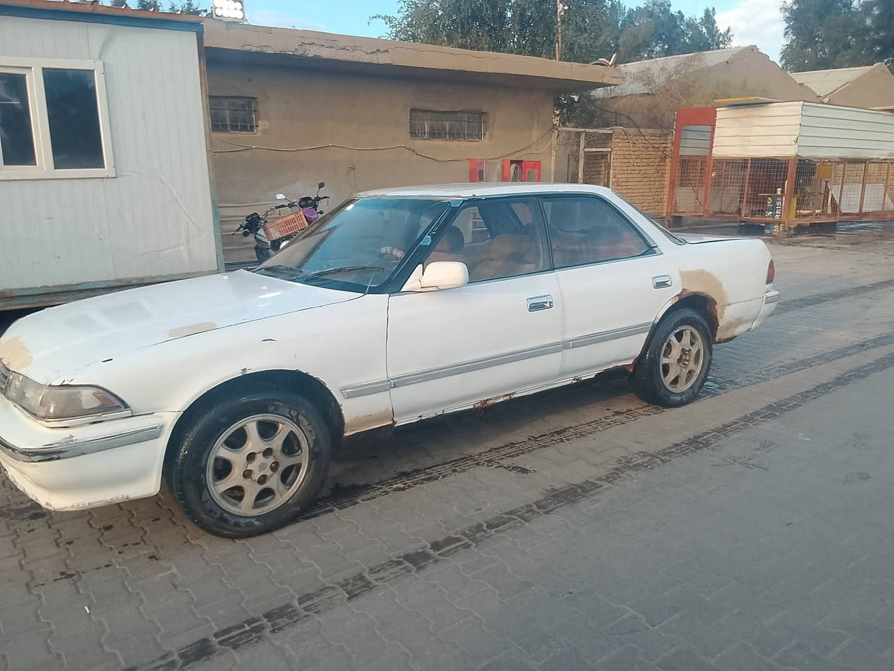 مارك موديل 89 محرك 2500
رقم انكليزي بصرة مداور ثاني يوم كير محرك جدد
للعلم السيارة نقل جثة السعر 23 وبيها مجال 
العنوان كوت ***********
