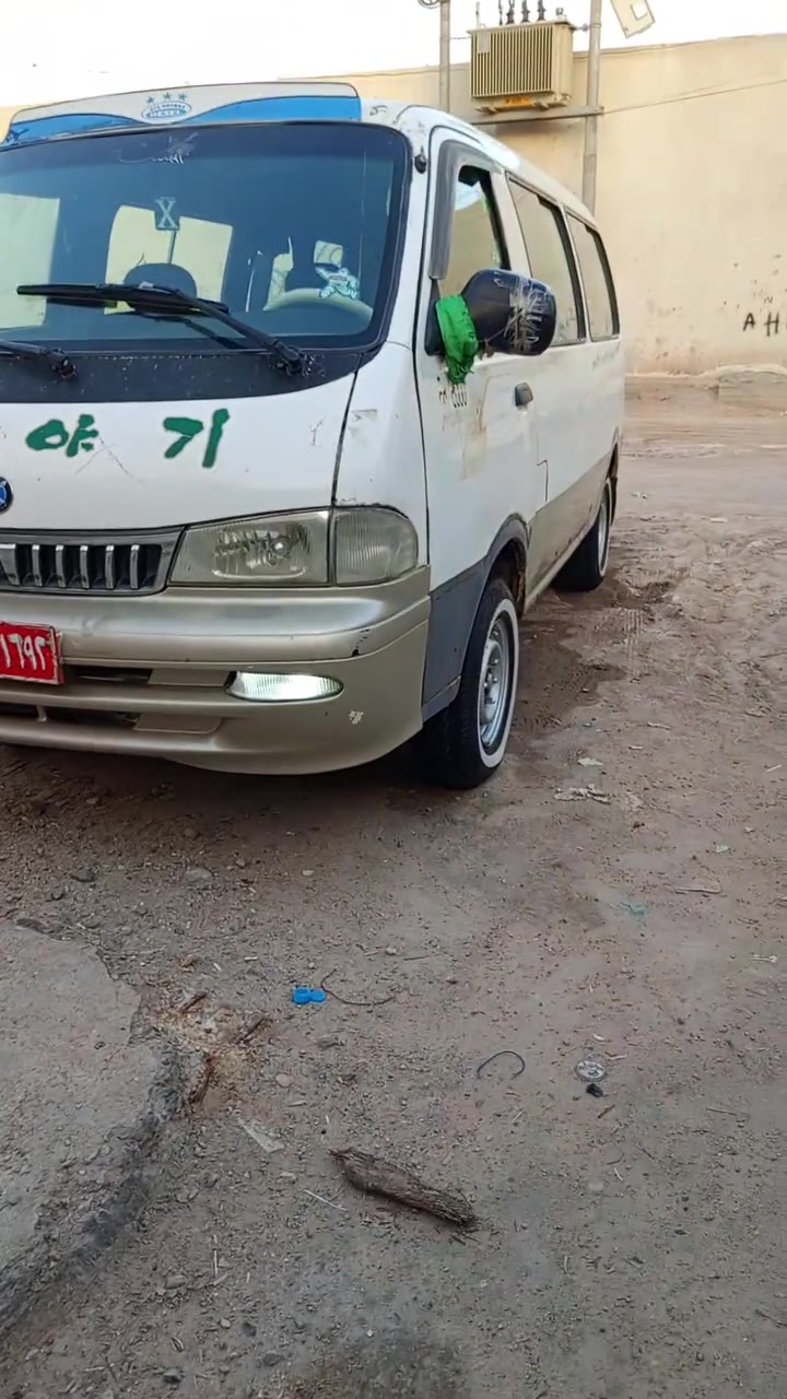 سلام عليكم سياره جاهزه من كل نواحي حداديه قرفه تبريد كهربايات كلشي شقال كبل الشارع ابيع كوم حديد حاله حال مصلاويه سعر 43بكان بصره ***********
