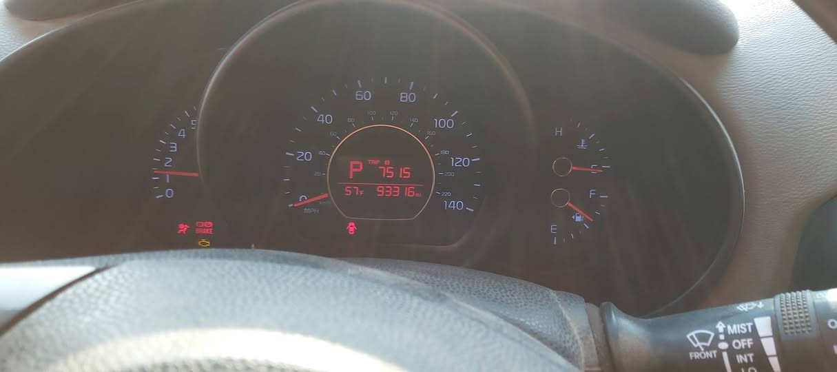 السلام عليكم  ورحمة الله وبركاته 
سيارة سول موديل 2015
ماشية 92
وارد أمريكي 
محرك 2000
السعر  85  ورقة 
بغداد 
***********
