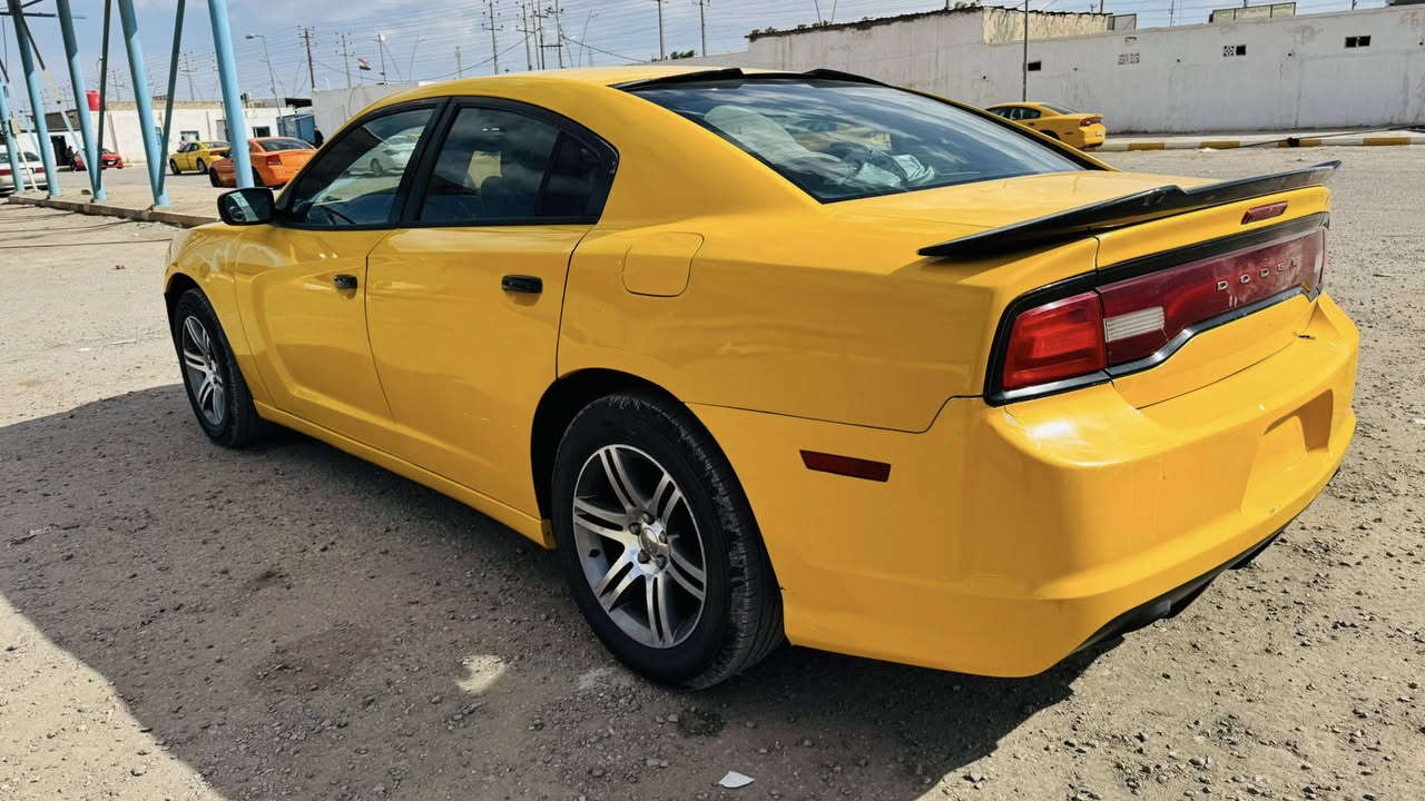 السلام عليكم 
جارجر 14 3.600 رقم ذي قار انكليزي بسمي 
حادثهه بجم بدون دخول ابد وطخه بسيطه بالجاملغ الايسر 
السياره جاهزه للخير كير مكينه جدد
شاشه جبيره كامره تشغل عن بعد شفتات ستيرن قير ماوس ويل خليجي تخم تاير حداده السدر كله بدلته امس تبريد توني مسويه 
السعر 158 وبيهه مجال للشراي
البصره القرنه
***********
