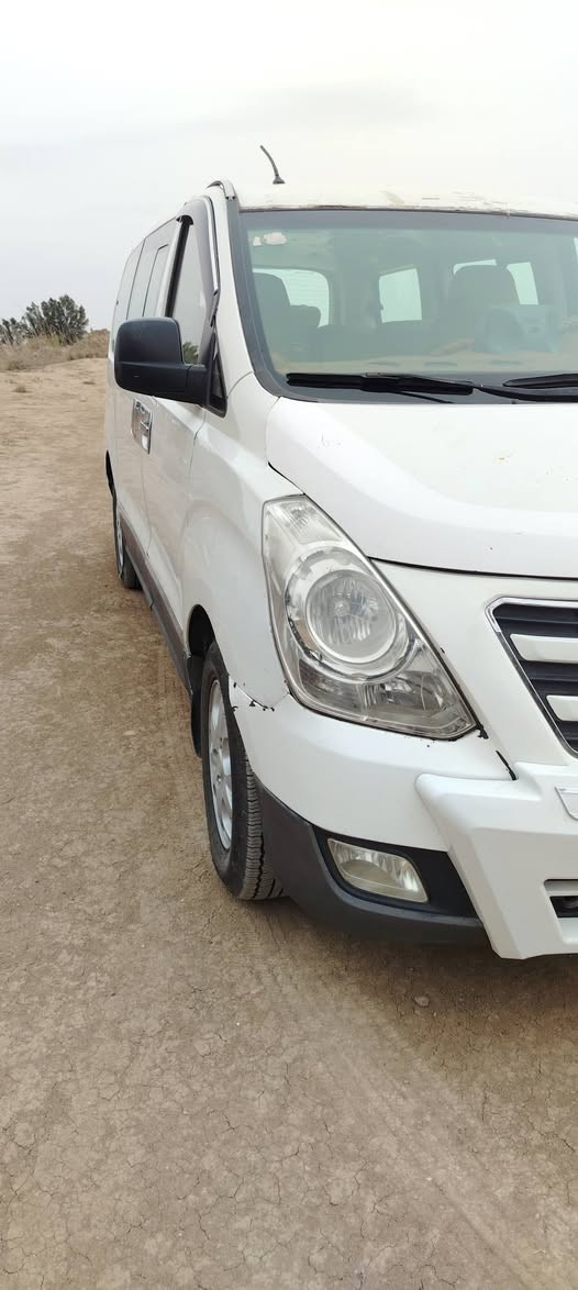 بسم الله الرحمن الرحيم 
السلام عليكم ورحمة الله وبركاته سياره البيع موديل 2011 مفتوح مكينه شرط لا تبخير ولا تنقيص سياره جاهزه وحلوه تحويل ثاني رقم نكليزي دوالي بيها صفحه رش بدون دواخل  صفحه ثانيه ما بيها شي لاستفسار *********** او اسيا *********** وبيك خير وتدلل ابو حيدر
