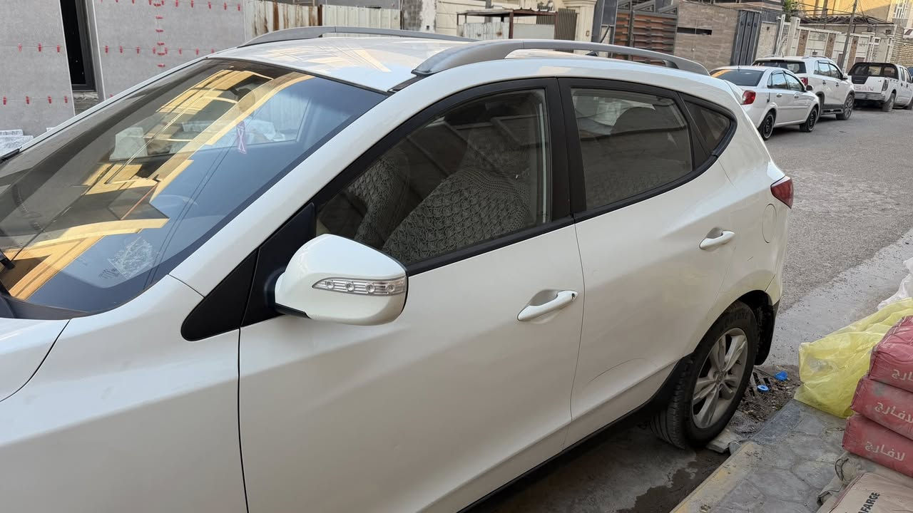 السلام عليكم
توسان خليجي 2011 
ماشية 165 الف مكينه مفتوحة 
رقم واسط 
العنوان واسط الكوت 
السونار مرفق مع المنشور
الاستفسار الاتصال او المراسلة على الخاص
***********
