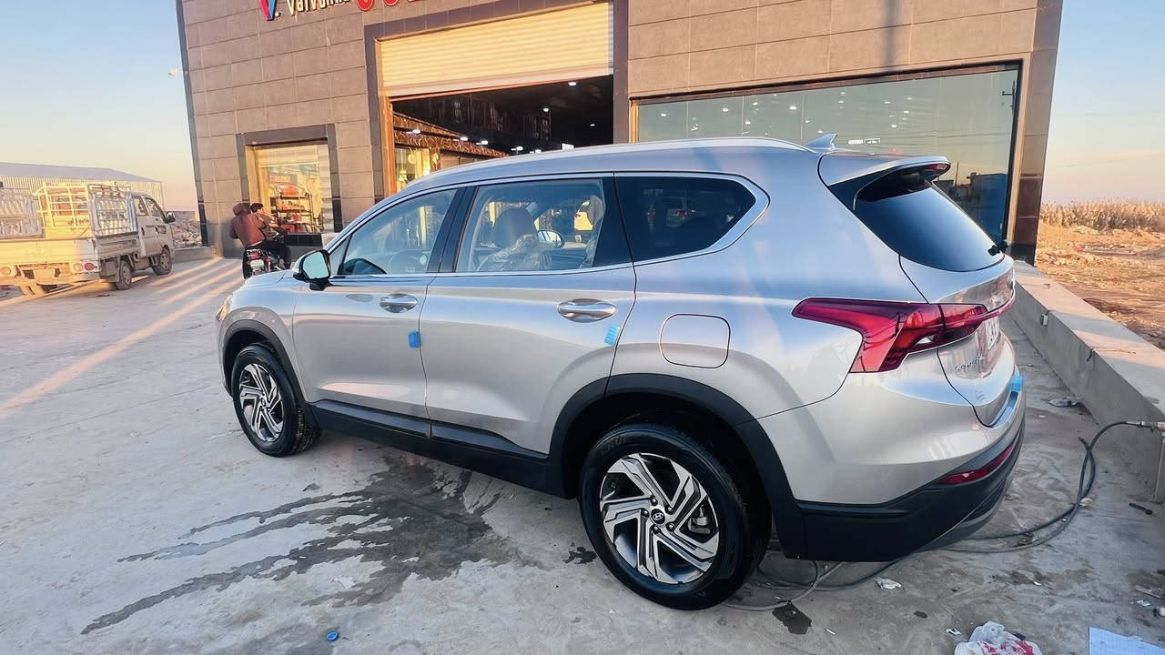 سنتافي 2023 لون سلفر  
٤ سلندر ٢٥٠٠
بصمة 
داخل رصاصي
كشن كهرباء  
تحكمات ستيرن 
توقف ذاتي تحديد مسار 
كاميرات  
حساسات أمامي 
حساسات خلفي 
تبريد  قطعتين 
تشغيل عن بعد 
شاشة لمس عريضة
كير بصمـه  
السيارة ماشية 25 الف ميل
السيارة فول مواصفات عدا بانوراما 
صور الضرر بالمنشور
السعر  210   بيها مجال قليل
مكان السياره بيجي /قرية المزرعه 
موبايل***********
