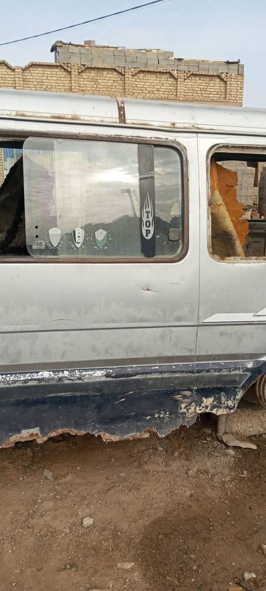 للبيع ابواب وجام ودرع وصندوق ***********
