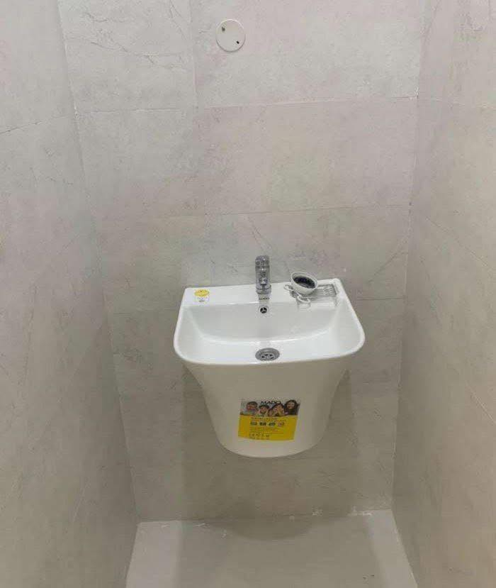 شقه حديثه الايجار في منطقه التحسينه
محتويات الشقه 
غرفه كبير وصاله ومطبخ وصحيات 
الخدمات التي تتوفر في الشقه 
ماء حلو 
ماء اساله 
انترنت مجاني 
اجور الماء والكهرباء مدفوعه 
سعر الايجار 600الف 
الاستفسار الاتصال 
***********
