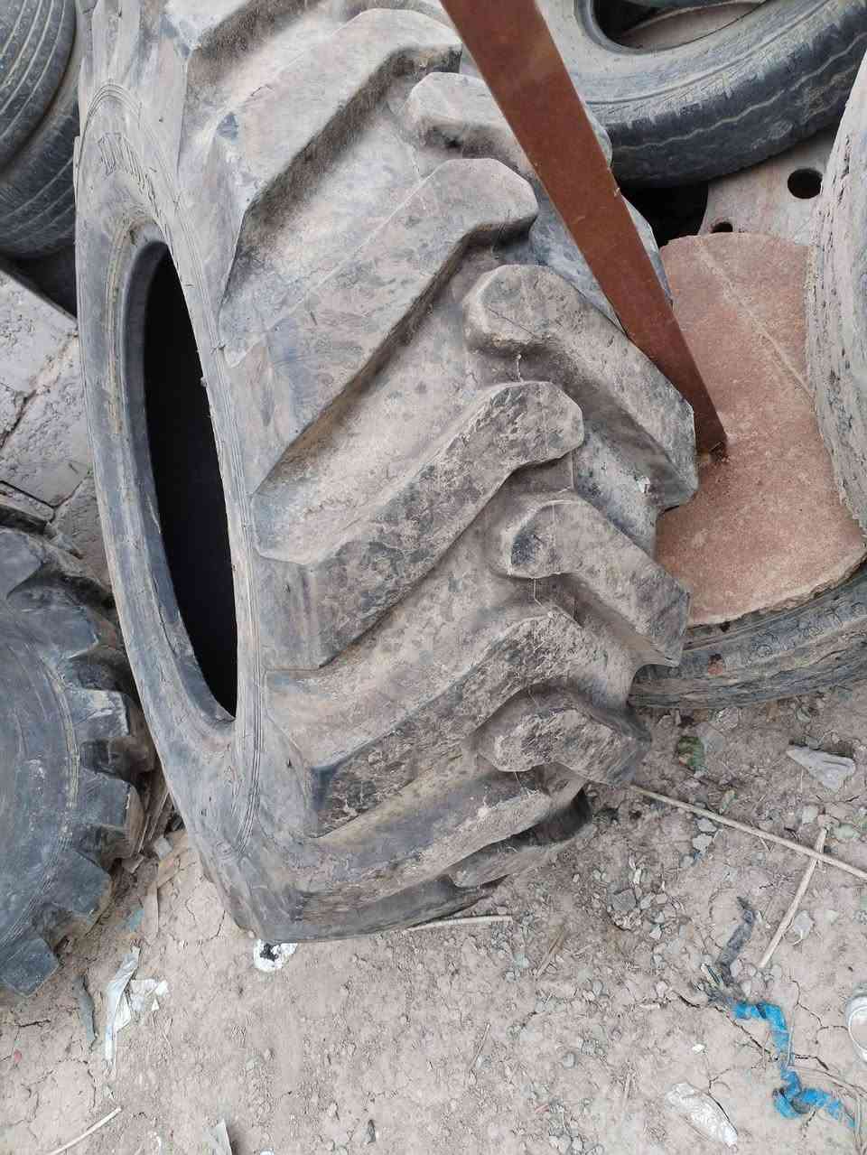 السلام عليكم 
زوج تايرات صنع تركي مستخدم شهر واحد ومتروكات قياس 405\70\24  السعر ٧٥٠  الف مكاني بغداد


**إذا كنت صاحب هذا الإعلان وتريد حذفه لأي سبب، رجاءا أرسل رسالة إلى الدعم الفني**