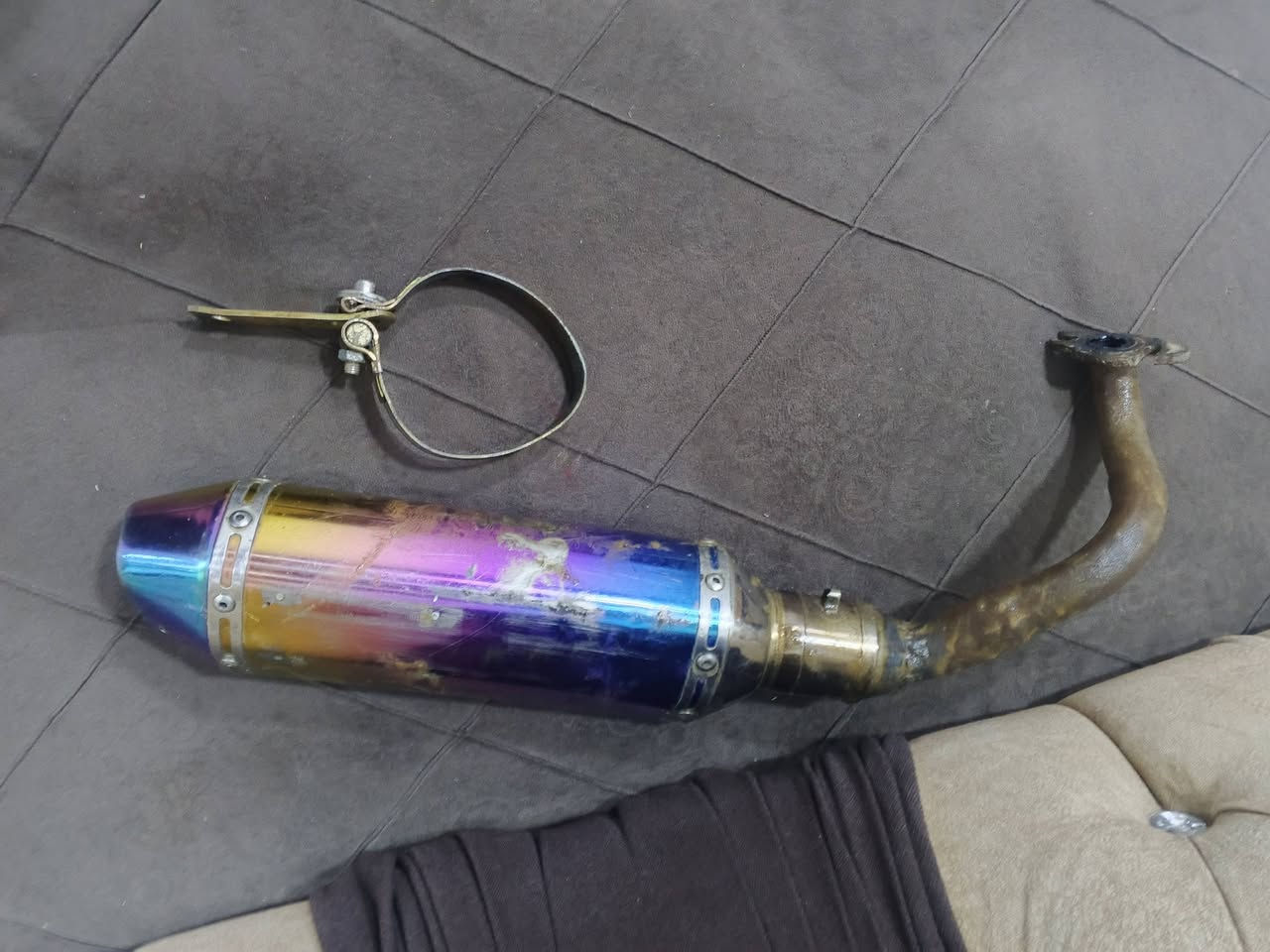 صالنصه للبيع محور بطه بزون بيجي جميع ماطورات 60 سبع الوان بيها كاتم السعر خاص ***********
