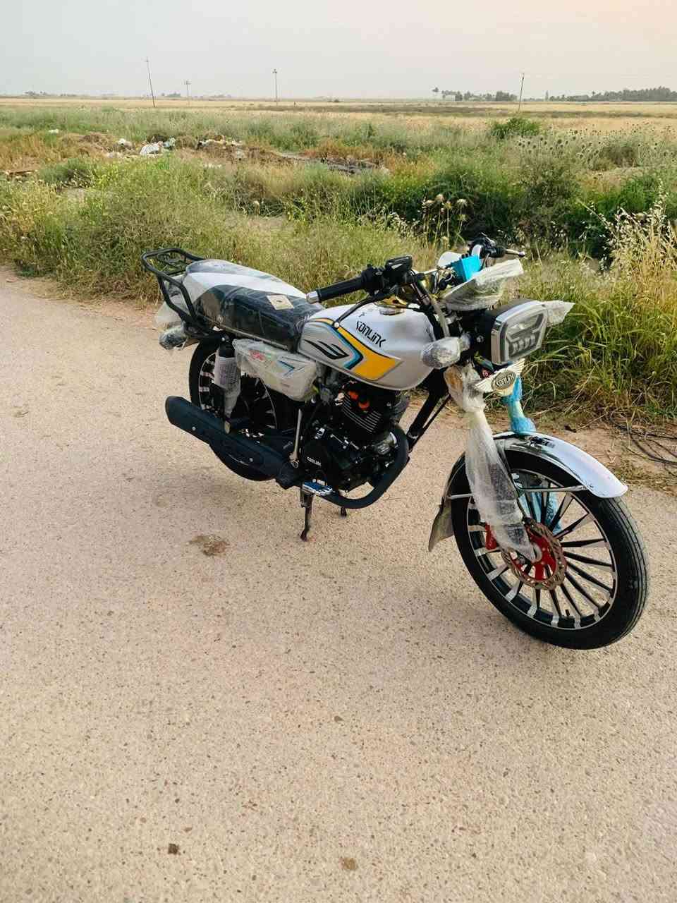 السلام عليكم دراجه سيفان سونك موديل ٢٥ المكان ديالى بلدروز نظافه فول السعر  775 وبي مجال ***********          🤝.
