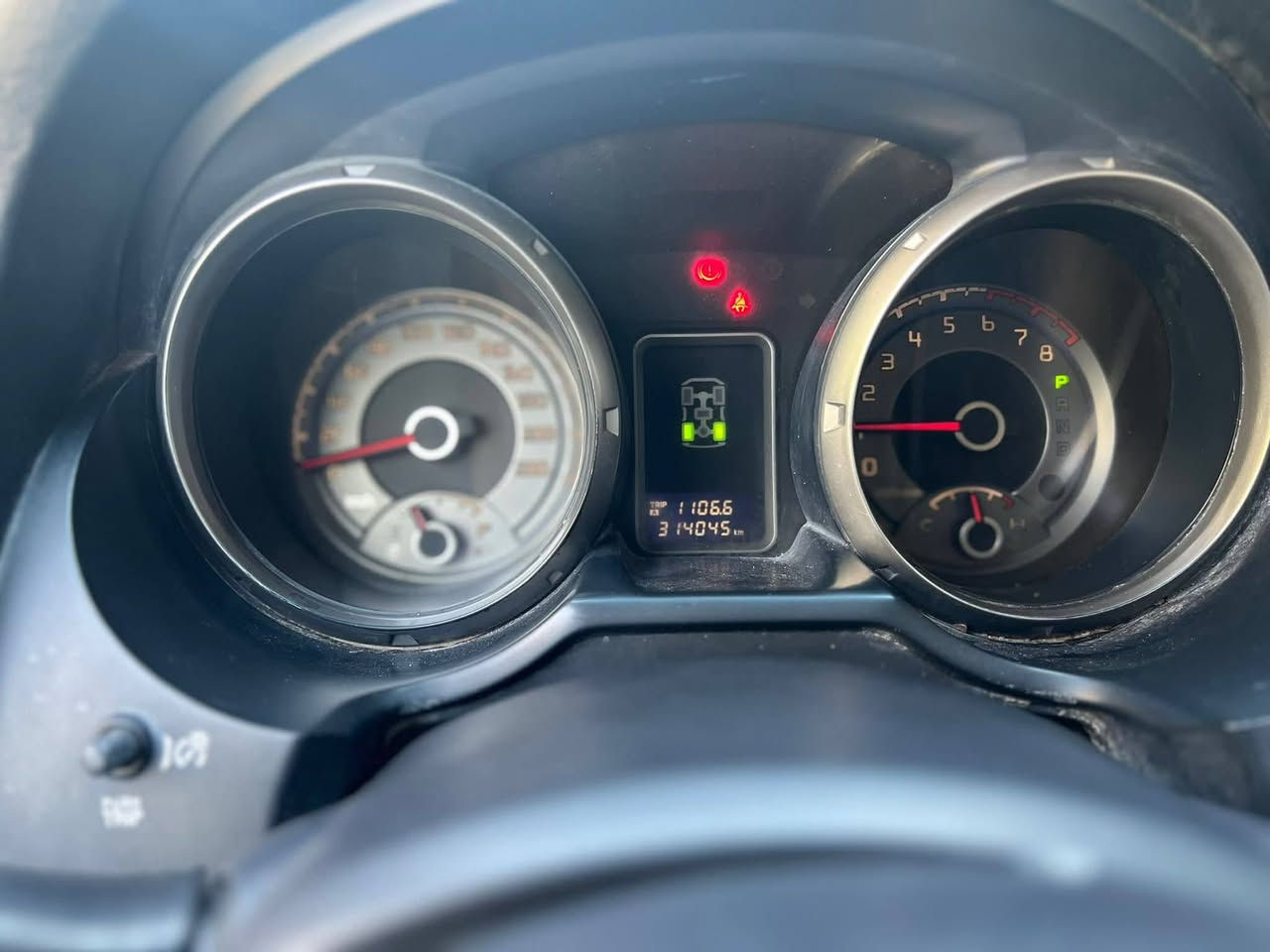 السلام عليكم عندي باجيرو موديل 2008السياره حلوه ونظيفه محدثه لكزز مواصفات معروفه تبريد 3قطع 7راكب محرك 3000 بيه جاملغ صبغ وربع البنيد اثر طخه جدا بسيطه لا لغد ولا بدنه بس بخشم الجاملغ والبنيد رقم بغداد بأسمي تحويل مباشر بنفس اليوم رقم جديد الدولي مكاني بغداد ***********
***********
سعر 115وبيه مجال
