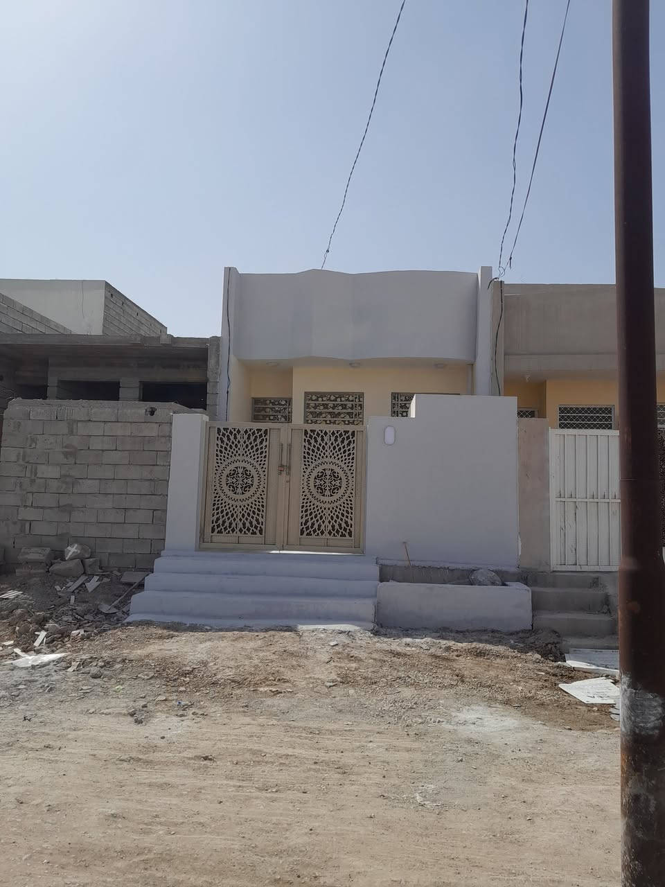 مشتمل طابق واحد للبيع في بهرز حي الشرطه قرب جامع الشكور ومدرسة السدن ملك طابو زراعي سند ٢٥مساحه ١٠٠متر وجه ٥نزال ٢٠ بسعر مناسب ٤٦بي مجال قليل ‎‎
***********
