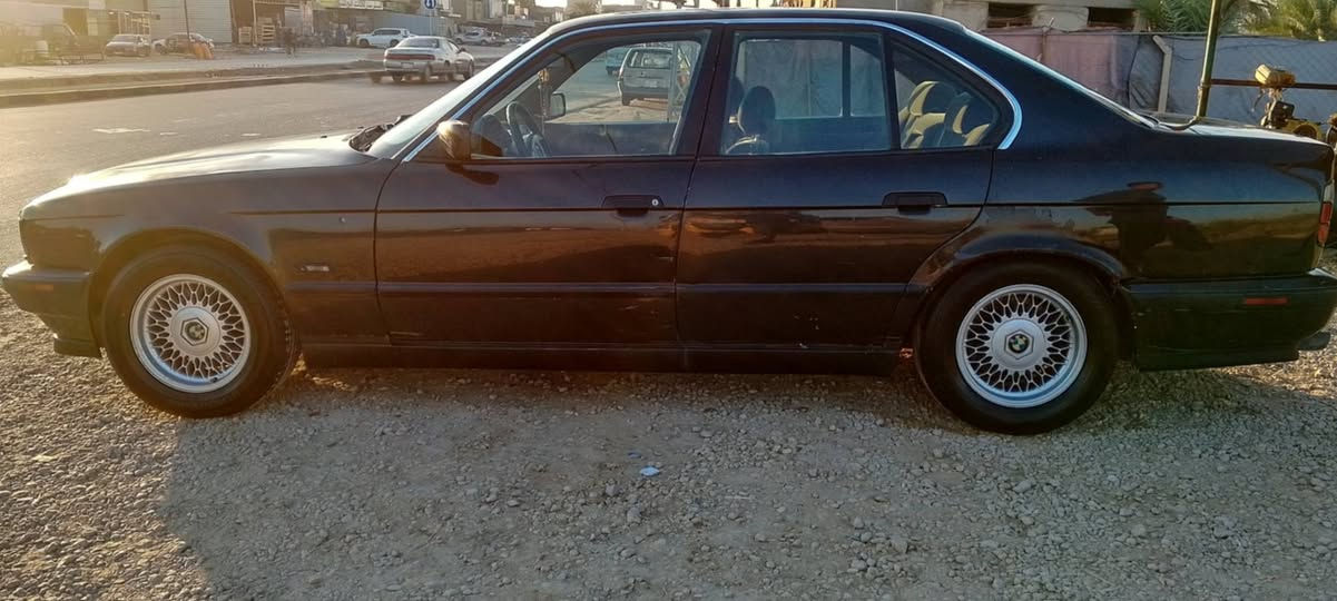 سلام عليكم ٥٤٠ للبيع موديل ٩١ سياره نضيفه ومامصبوغه من قبل بس البنيد رقم بغداد بسمي اليريده بل خدمه مكاني بابل *********** فقط اتصال الموجناي مابيعله
